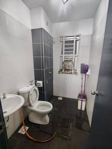 Kediaman Servis untuk Disewa di Saville @ Kajang - Peter Tan - Bathroom - PropertyGuru.com.my