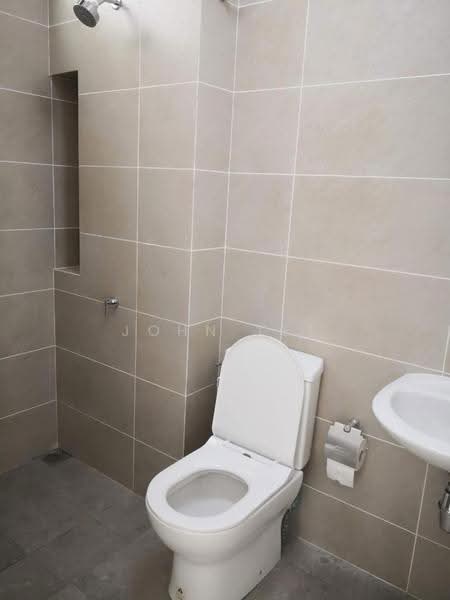 Rumah Teres 2-Tingkat untuk Disewa di Bandar Rimbayu (Telok Panglima Garang) - John Tee - Bathroom - PropertyGuru.com.my