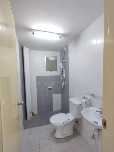 Apartment for Sale at Seri Intan Apartment - John Tee - Bathroom - PropertyGuru.com.my