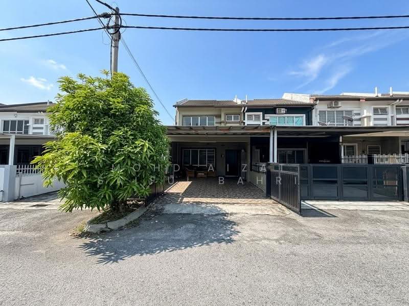 Terraced House for Sale in Kajang (Selangor) - Mohd Aizat Saiful Bahri - Exterior - PropertyGuru.com.my