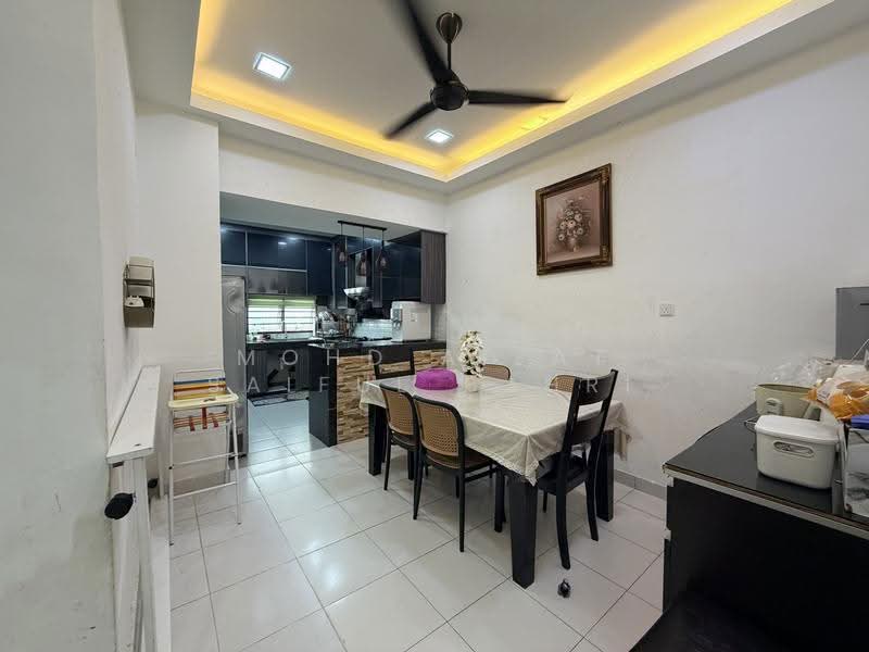 Terraced House for Sale in Kajang (Selangor) - Mohd Aizat Saiful Bahri - Kitchen - PropertyGuru.com.my