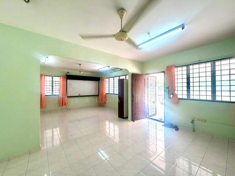 Terraced House for Sale in Taman Damai Jaya (Skudai) - Jessica Boey - Living Room - PropertyGuru.com.my