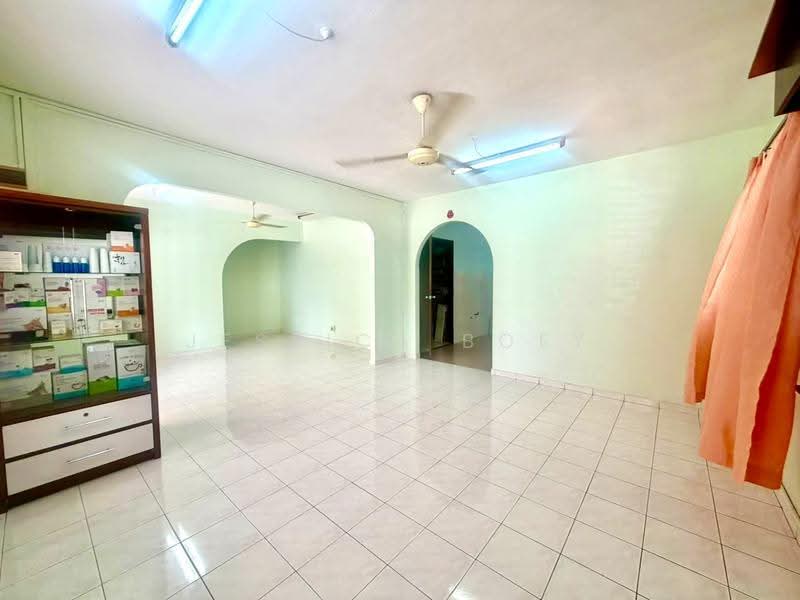 Terraced House for Sale in Taman Damai Jaya (Skudai) - Jessica Boey - Living Room - PropertyGuru.com.my