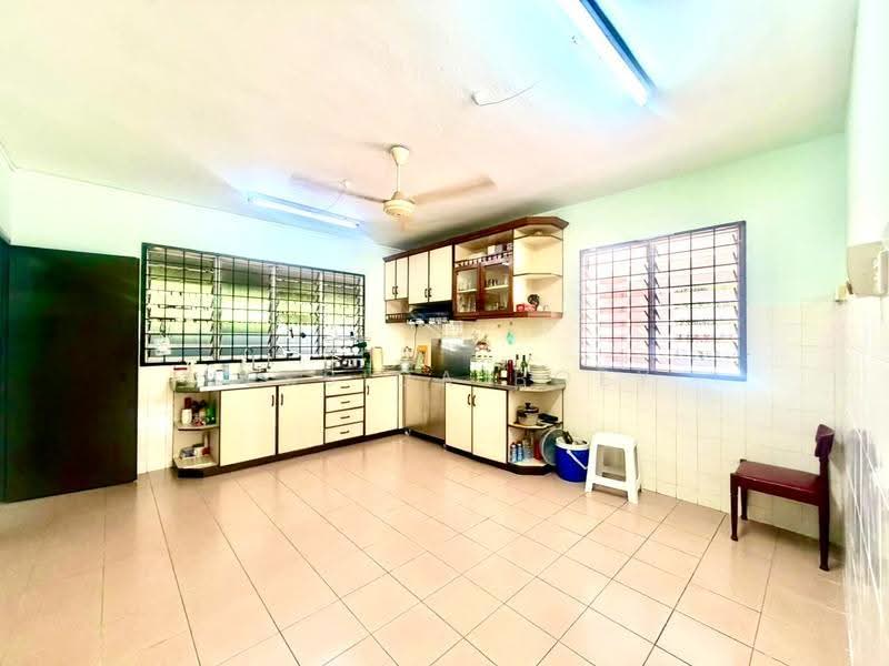 Terraced House for Sale in Taman Damai Jaya (Skudai) - Jessica Boey - Kitchen - PropertyGuru.com.my