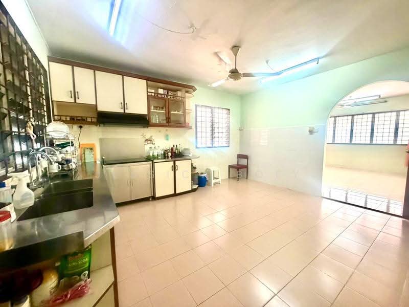 Terraced House for Sale in Taman Damai Jaya (Skudai) - Jessica Boey - Kitchen - PropertyGuru.com.my