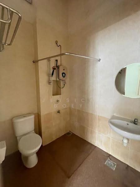 Semi-Detached House for Sale in Austin Heights (Tebrau) - Jessica Boey - Bathroom - PropertyGuru.com.my