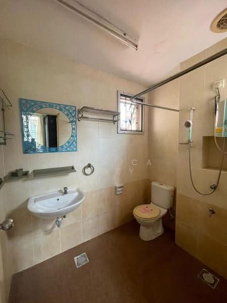 Semi-Detached House for Sale in Austin Heights (Tebrau) - Jessica Boey - Bathroom - PropertyGuru.com.my