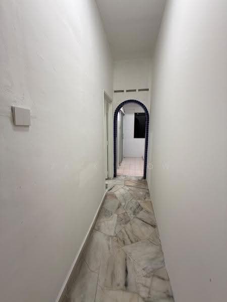 Rumah Teres 1-Tingkat untuk Dijual di Taman Kempas Indah (Tebrau) - Zack Chow - Corridor - PropertyGuru.com.my