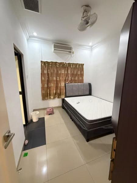 Rumah Teres 1-Tingkat untuk Dijual di Taman Kempas Indah (Tebrau) - Zack Chow - Bedroom - PropertyGuru.com.my