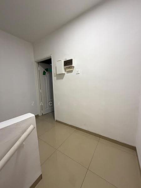 Rumah Teres 1-Tingkat untuk Dijual di Taman Kempas Indah (Tebrau) - Zack Chow - Entrance - PropertyGuru.com.my