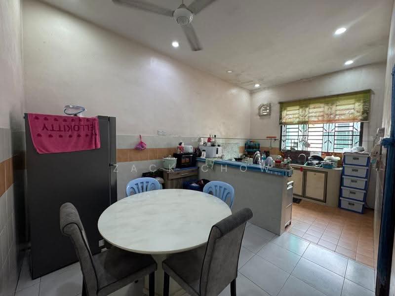 1-storey Terraced House for Sale in Taman Bestari Indah (Ulu Tiram) - Zack Chow - Kitchen - PropertyGuru.com.my
