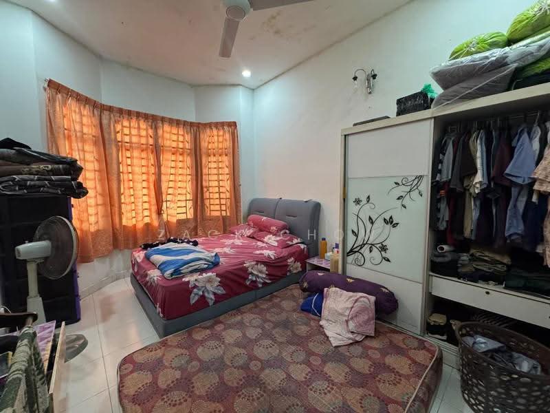1-storey Terraced House for Sale in Taman Bestari Indah (Ulu Tiram) - Zack Chow - Bedroom - PropertyGuru.com.my