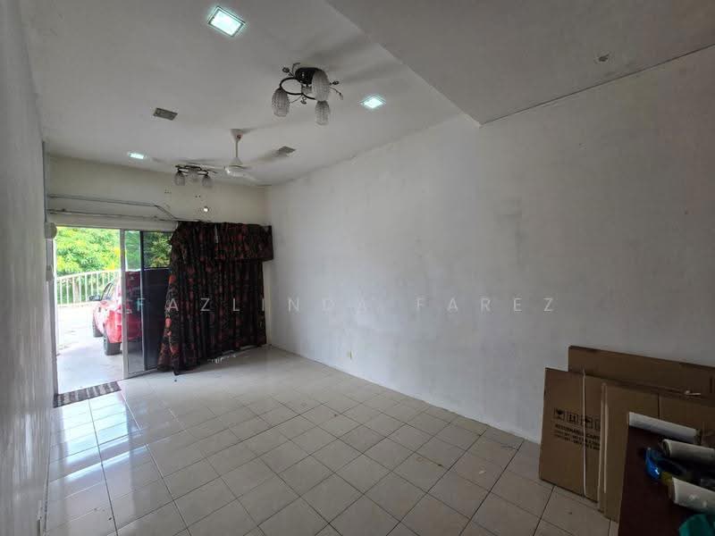 Rumah Teres 1-Tingkat untuk Dijual di Kampung Perepat (Kapar) - Fazlinda Farez - Living Room - PropertyGuru.com.my