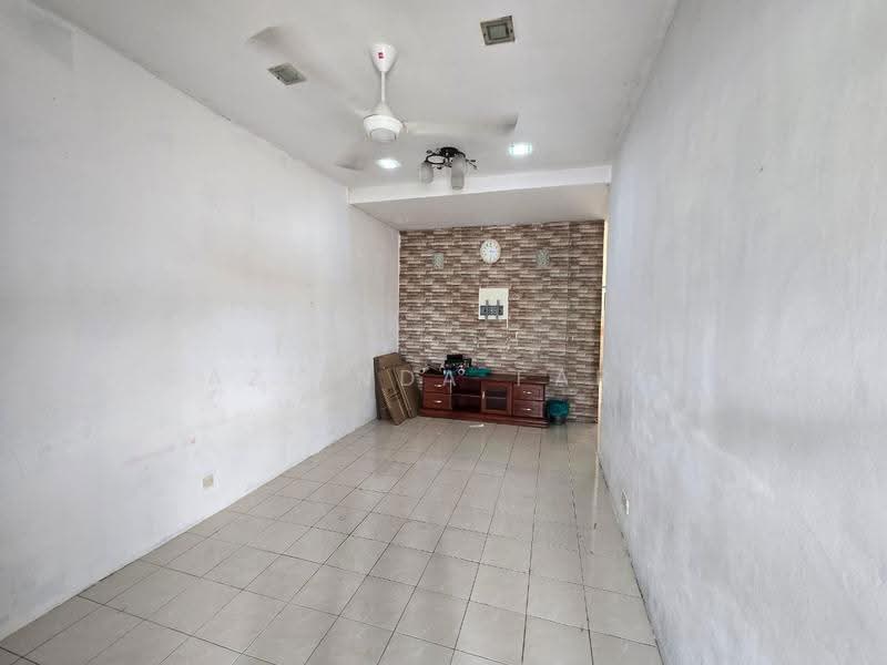 Rumah Teres 1-Tingkat untuk Dijual di Kampung Perepat (Kapar) - Fazlinda Farez - Living Room - PropertyGuru.com.my