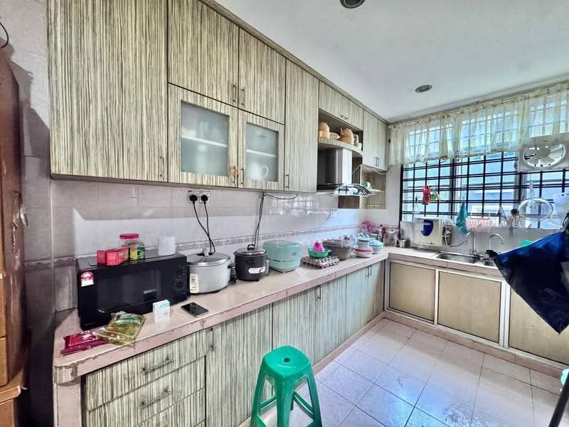 Rumah Teres 2-Tingkat untuk Dijual di Taman Bukit Tiram (Ulu Tiram) - Fakhrul Imlan - Kitchen - PropertyGuru.com.my
