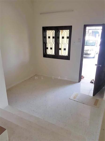 Rumah Teres 2-Tingkat untuk Disewa di Subang Jaya (Selangor) - HL Lau - Entrance - PropertyGuru.com.my