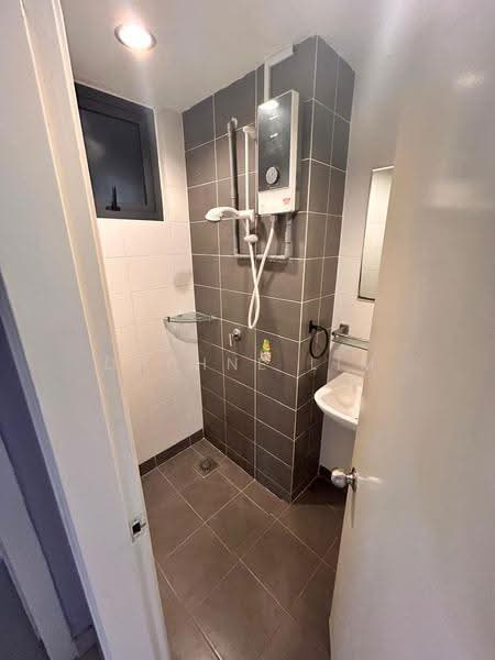 Kondominium untuk Dijual di Residence 8 - Daphne Lim - Bathroom - PropertyGuru.com.my