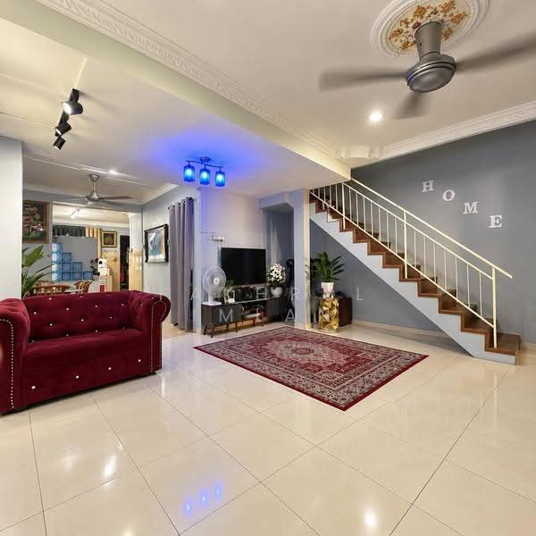 1.5-storey Terraced House for Sale in Bandar Indahpura (Kulai) - Fakhrul Imlan - Living Room - PropertyGuru.com.my