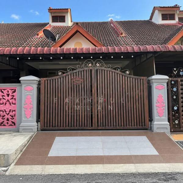 1.5-storey Terraced House for Sale in Bandar Indahpura (Kulai) - Fakhrul Imlan - Exterior - PropertyGuru.com.my