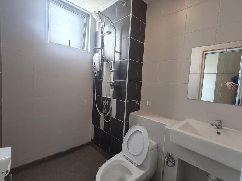 Kediaman Servis untuk Disewa di D'Ambience Residences (Pangsapuri Ikatan Flora) - Tim Tan - Bathroom - PropertyGuru.com.my