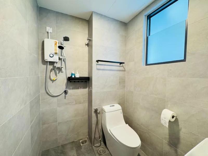 Kediaman Servis untuk Dijual di Conezion Residences - Ethan Low - Bathroom - PropertyGuru.com.my