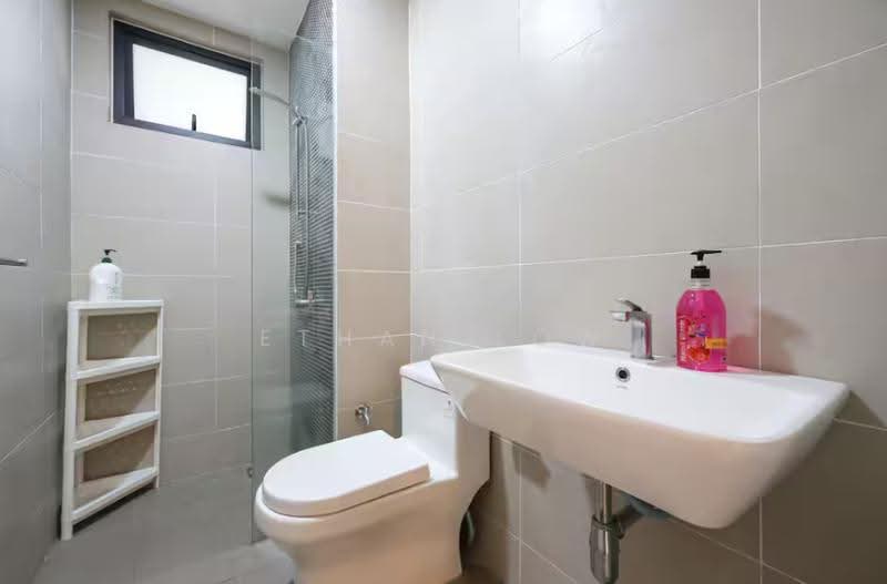 Kediaman Servis untuk Dijual di The Clio 2 Residences - Ethan Low - Bathroom - PropertyGuru.com.my