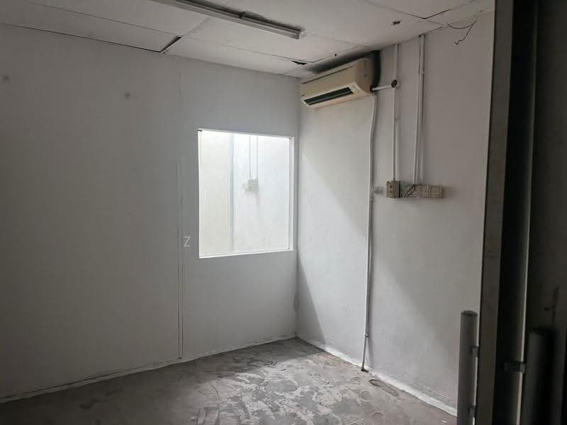 Warehouse for Rent in Kawasan Perindustrian Kelapa Sawit (Kulai) - Zeon Lim - Interior - PropertyGuru.com.my