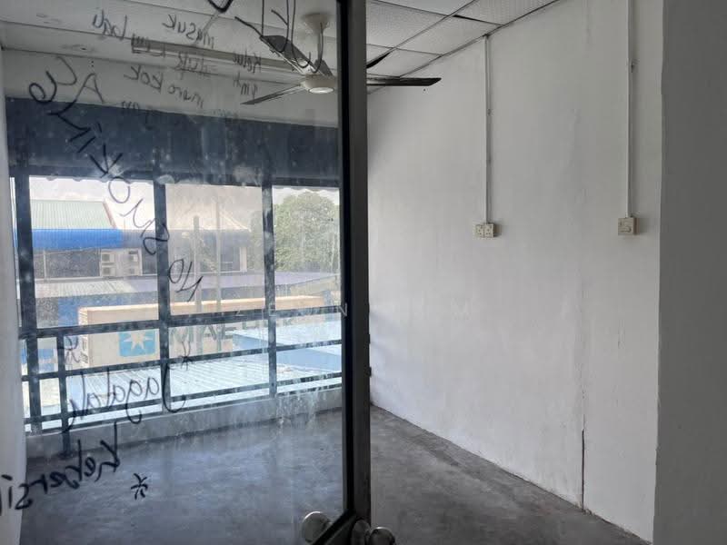 Warehouse for Rent in Kawasan Perindustrian Kelapa Sawit (Kulai) - Zeon Lim - Interior - PropertyGuru.com.my
