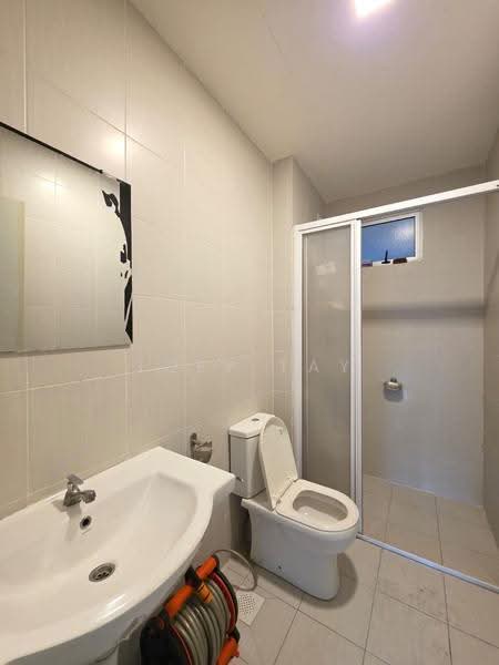 Service Residence for Rent at Meridin Bayvue Serviced Apartment - Joey Tay - Bathroom - PropertyGuru.com.my