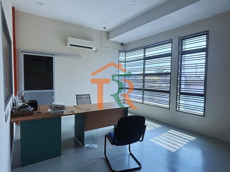 Shop for Sale in Bandar Muar (Muar) - Florance Yeo - Interior - PropertyGuru.com.my