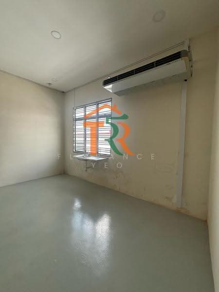 Shop for Sale in Bandar Muar (Muar) - Florance Yeo - Interior - PropertyGuru.com.my
