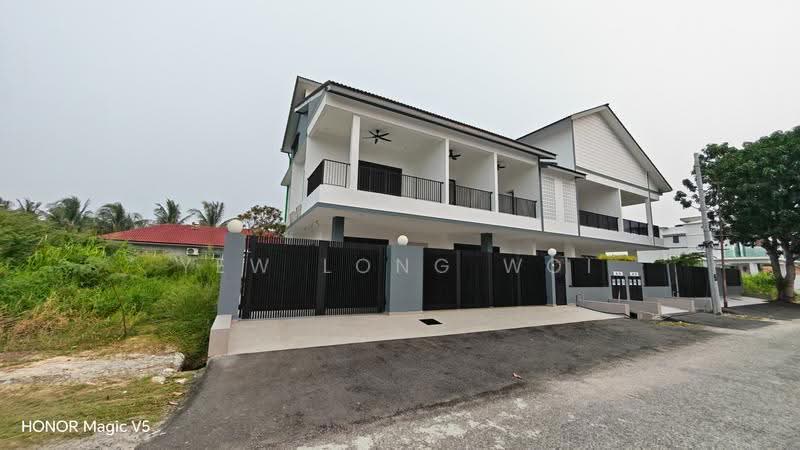 Semi-Detached House for Sale in Bandar Seri Coalfields (Sungai Buloh) - Yew Long Woi - Exterior - PropertyGuru.com.my