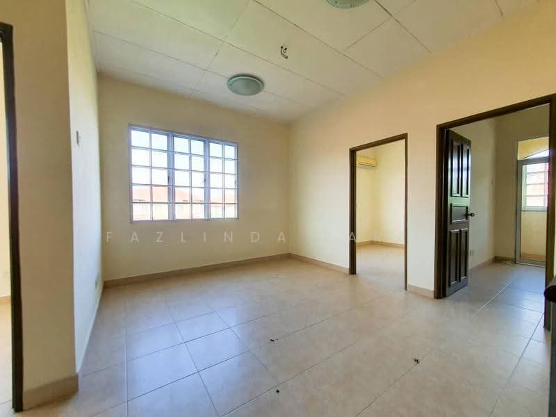 Cluster House for Sale in D'Kayangan (Shah Alam) - Fazlinda Farez - Family Area - PropertyGuru.com.my