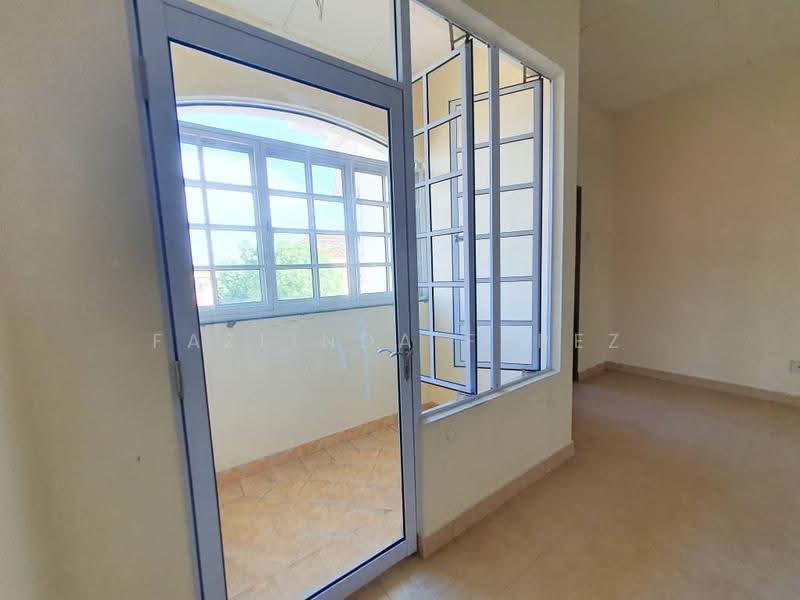 Cluster House for Sale in D'Kayangan (Shah Alam) - Fazlinda Farez - Master Bedroom - PropertyGuru.com.my