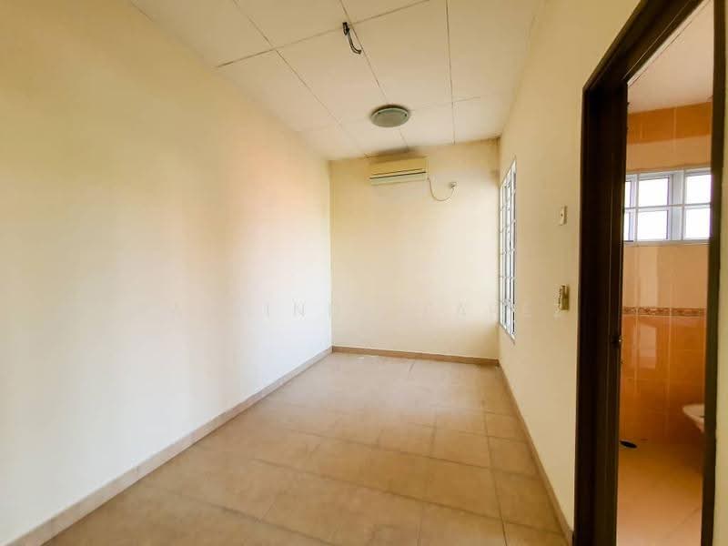 Cluster House for Sale in D'Kayangan (Shah Alam) - Fazlinda Farez - Bedroom - PropertyGuru.com.my