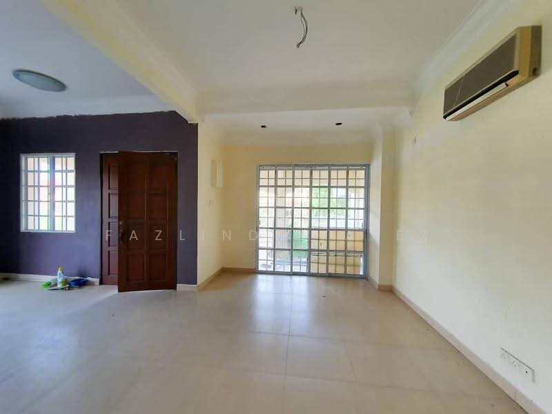 Cluster House for Sale in D'Kayangan (Shah Alam) - Fazlinda Farez - Living Room - PropertyGuru.com.my