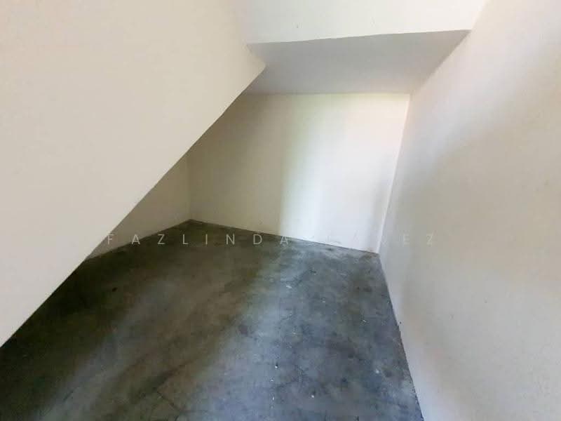Cluster House for Sale in D'Kayangan (Shah Alam) - Fazlinda Farez - Storage Area - PropertyGuru.com.my