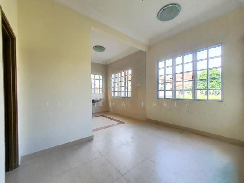 Cluster House for Sale in D'Kayangan (Shah Alam) - Fazlinda Farez - Bedroom - PropertyGuru.com.my