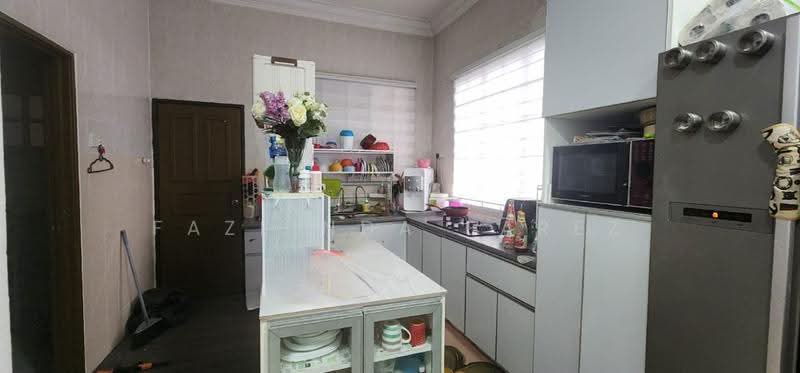 Cluster House for Sale in D'Kayangan (Shah Alam) - Fazlinda Farez - Kitchen - PropertyGuru.com.my