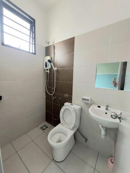 2-storey Terraced House for Rent in Bandar Dato Onn (Tebrau) - Li Wei - Bathroom - PropertyGuru.com.my