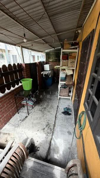 2-storey Terraced House for Sale in Taman Teluk Gedung Indah (Klang) - Fazlinda Farez - Yard - PropertyGuru.com.my