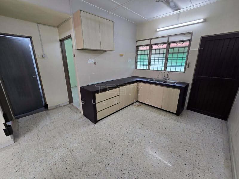 1-storey Terraced House for Rent in Klang (Selangor) - Suen Ng - Kitchen - PropertyGuru.com.my