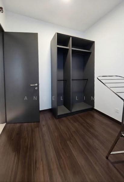 Kediaman Servis untuk Disewa di Duta Park Residences - Angel Lim - 1st Bedroom Wardrobe - PropertyGuru.com.my