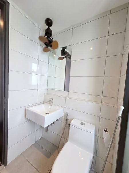 Kediaman Servis untuk Disewa di Duta Park Residences - Angel Lim - Bathroom - PropertyGuru.com.my