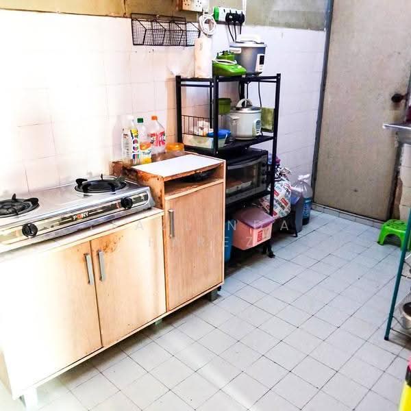 Flat for Sale at Pangsapuri Sri Bayu - Fazlinda Farez - Kitchen - PropertyGuru.com.my
