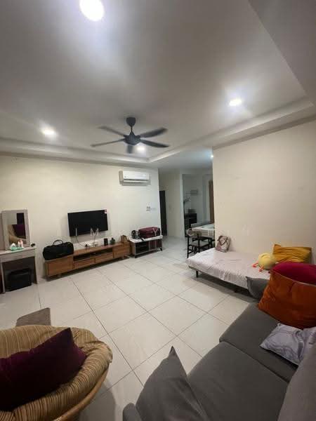 Kondominium untuk Dijual di Riverine Diamond - Jimmyy Chin - Living Room - PropertyGuru.com.my