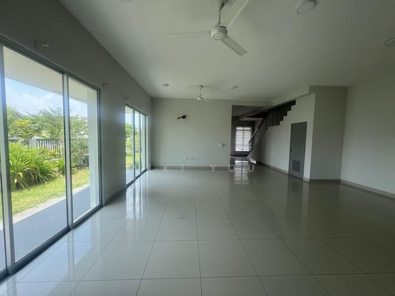 Rumah Teres 2-Tingkat untuk Dijual di Bandar Rimbayu (Telok Panglima Garang) - Miki You - Living Room - PropertyGuru.com.my