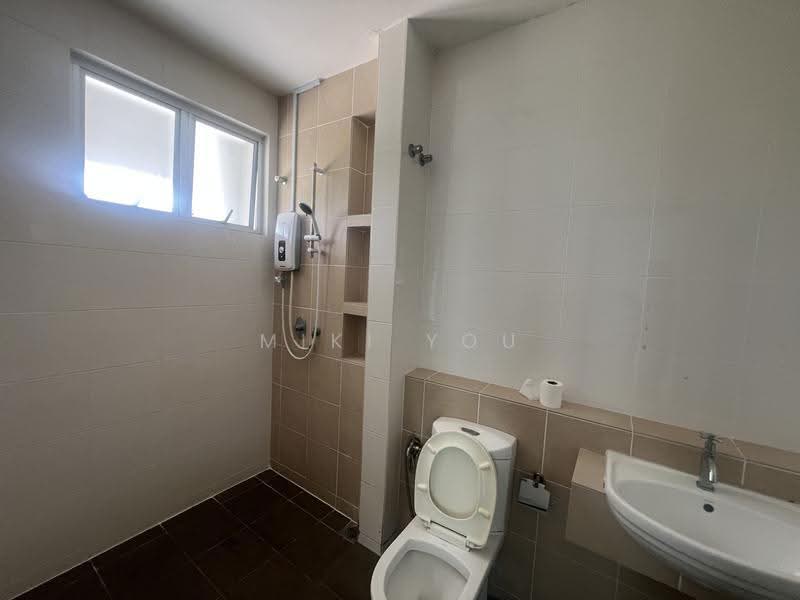Rumah Teres 2-Tingkat untuk Dijual di Bandar Rimbayu (Telok Panglima Garang) - Miki You - Bathroom - PropertyGuru.com.my