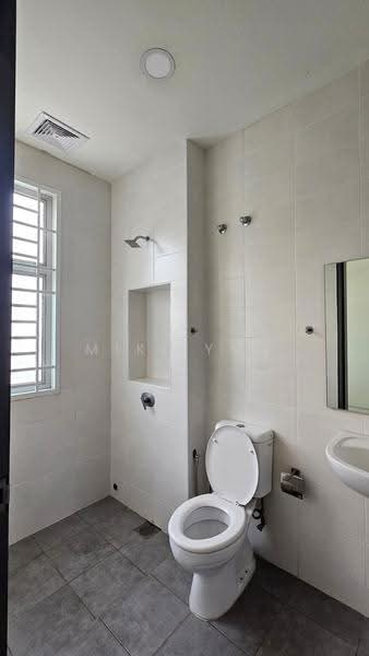 Rumah Teres 2-Tingkat untuk Dijual di Bandar Saujana Putra (Tanjong Duabelas) - Miki You - Bathroom - PropertyGuru.com.my