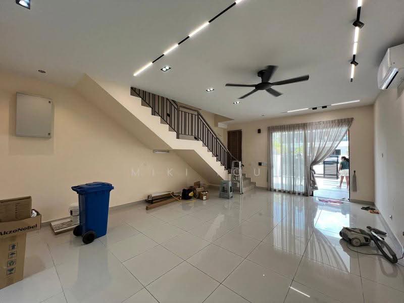 2-storey Terraced House for Rent in Bandar Rimbayu (Telok Panglima Garang) - Miki You - Living Room - PropertyGuru.com.my